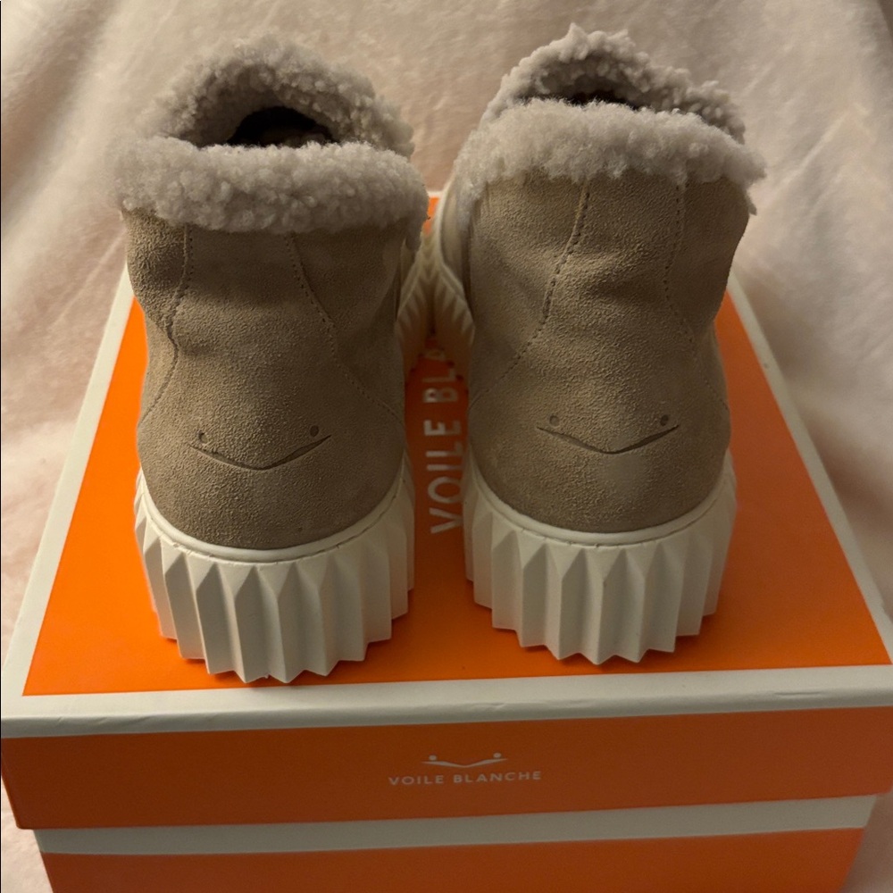 NWT VOILE BLANCHE LUNA Suede Ankle Boots in Beige - Picture 11 of 15